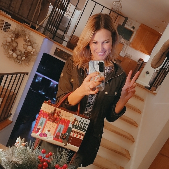 Meet your Posher, Liz - Picture 8 of 13